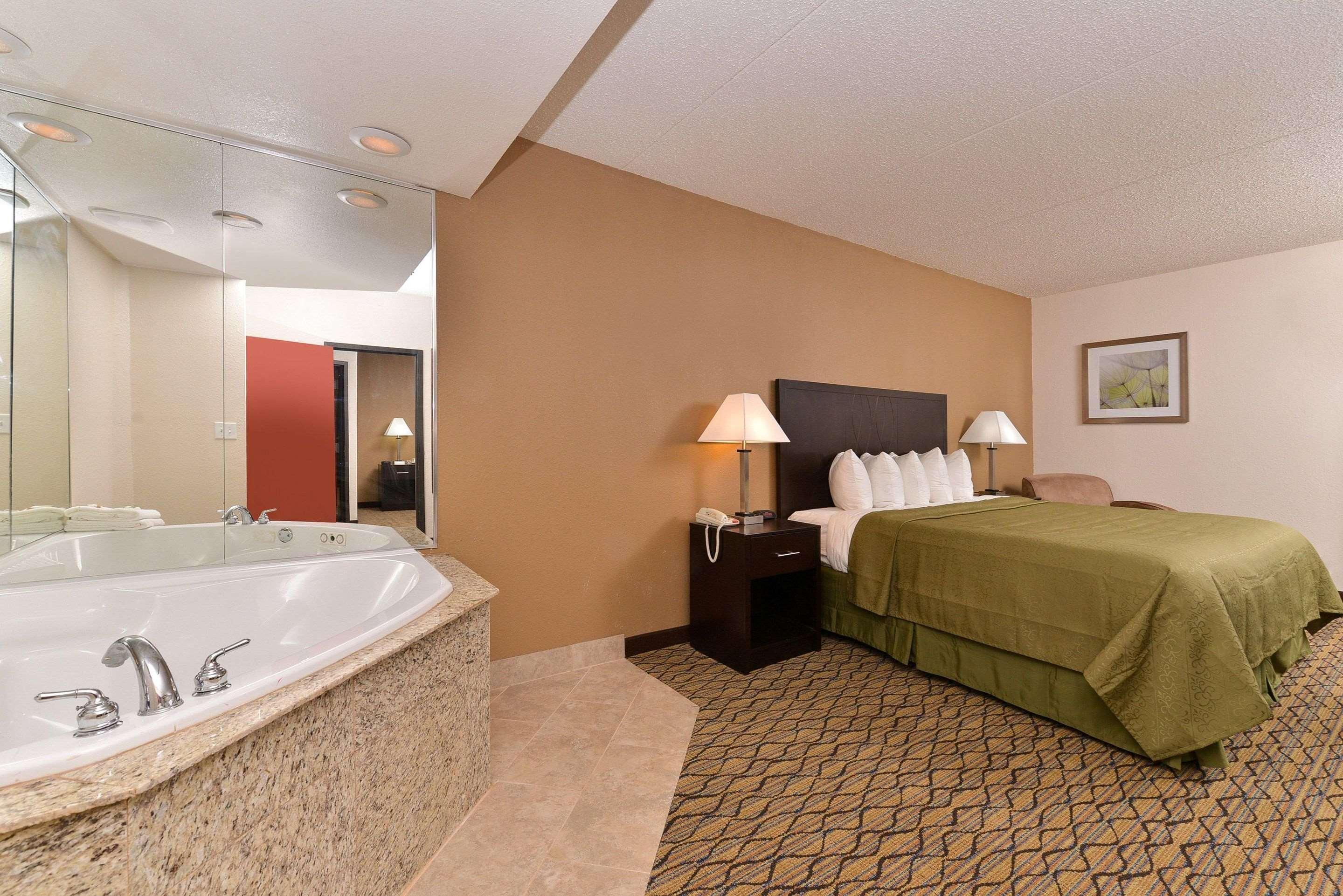 Quality Inn & Suites Matteson Near I-57 Exteriér fotografie